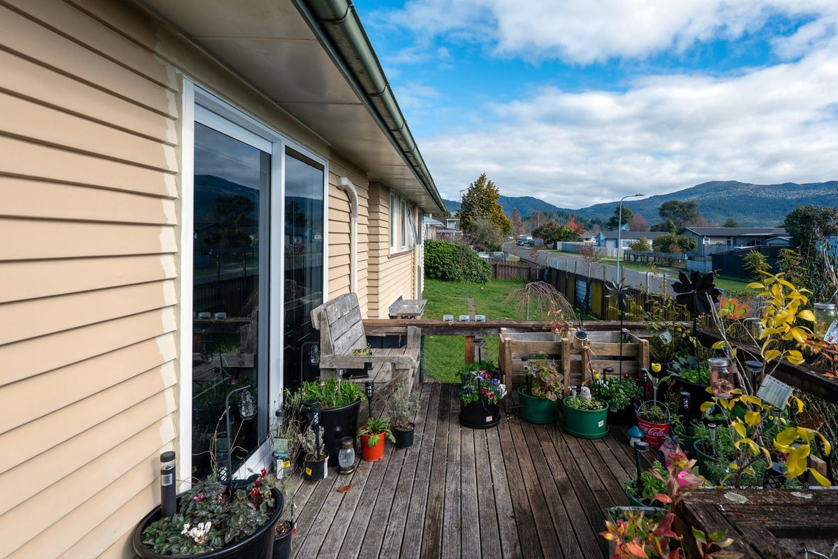 27 Te Rangitautahanga Road, Turangi, Turangi - Carousel 1