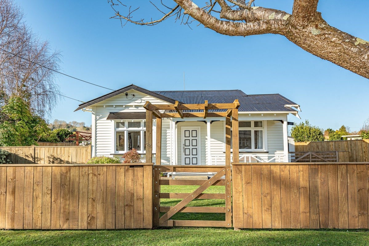 22 Cumbrae Place, Aramoho, Whanganui - Carousel 2