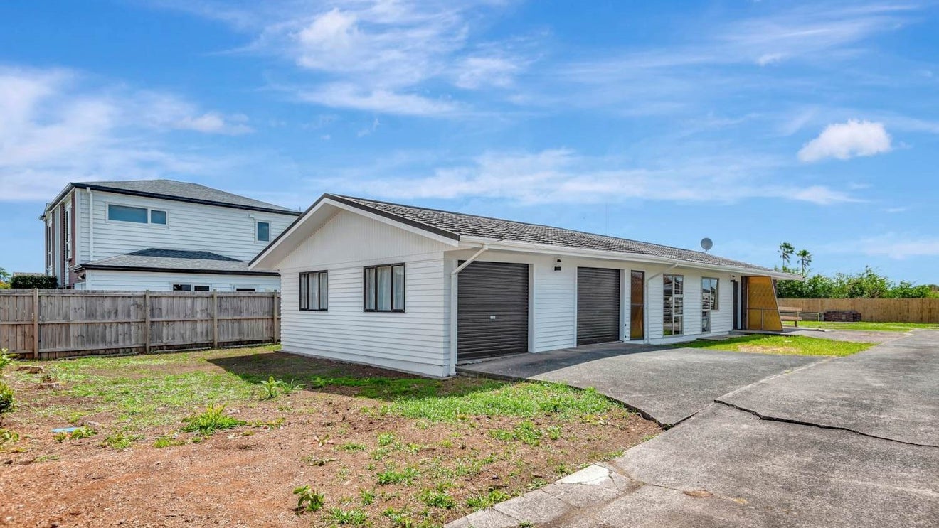 16 Berwyn Avenue, Takanini, Auckland - Carousel 1