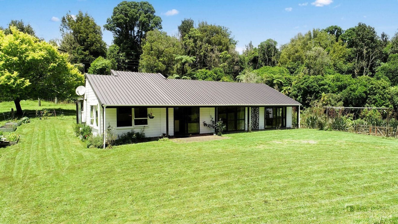 21A Hamilton Road, Rotorua - Carousel 2