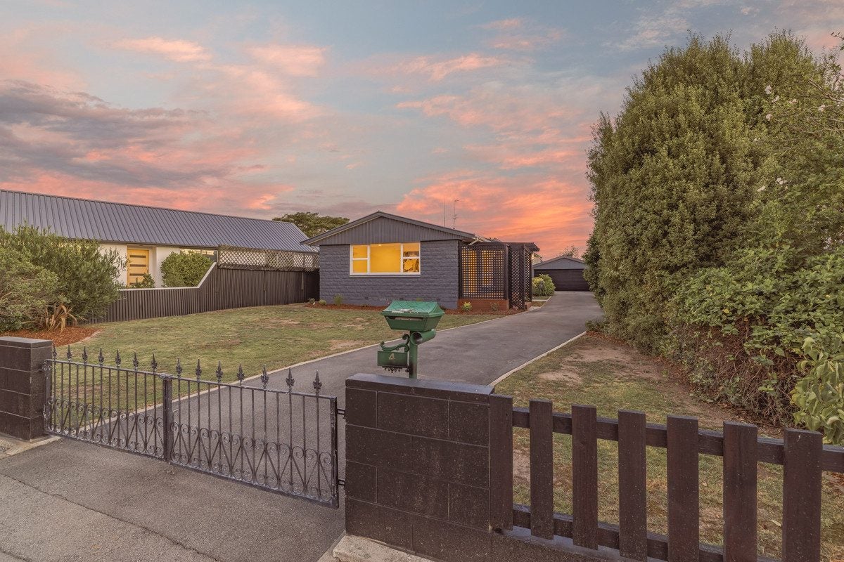4 Clarevale Street, Burwood, Christchurch - Carousel 23