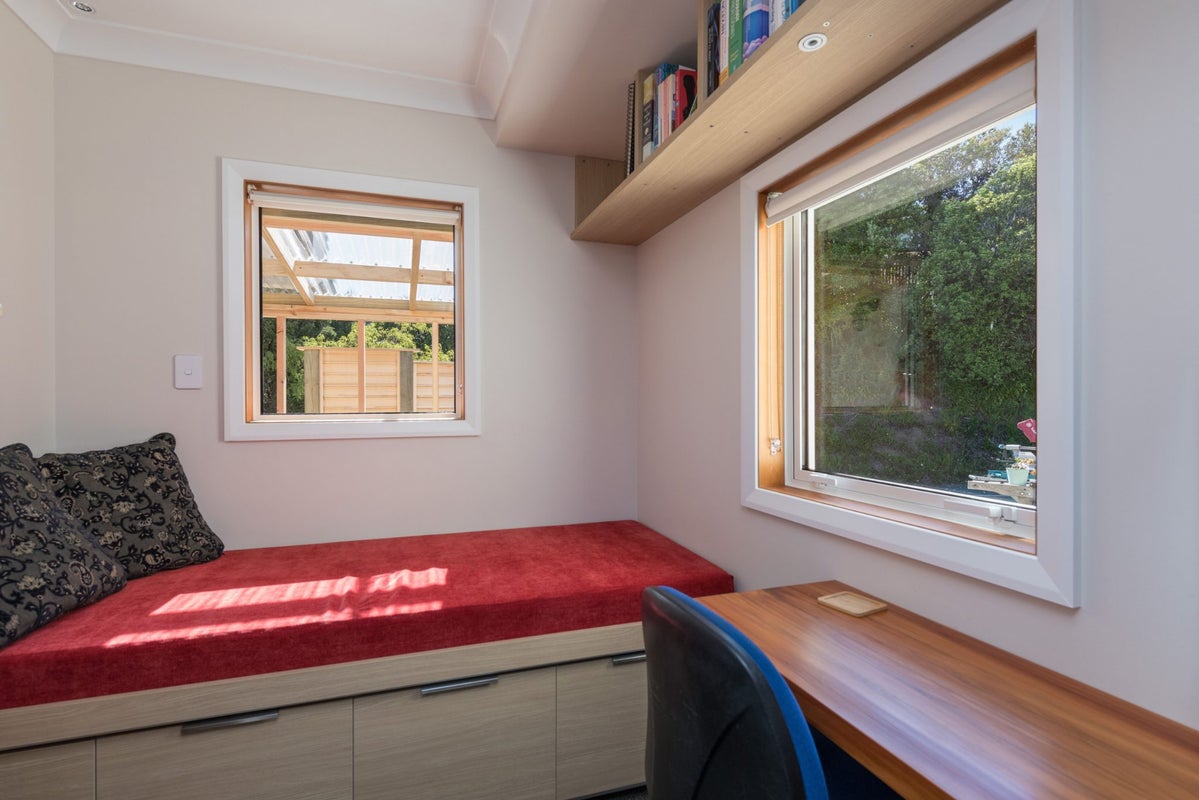 6 Champion Terrace, Moana, Nelson - Carousel 11