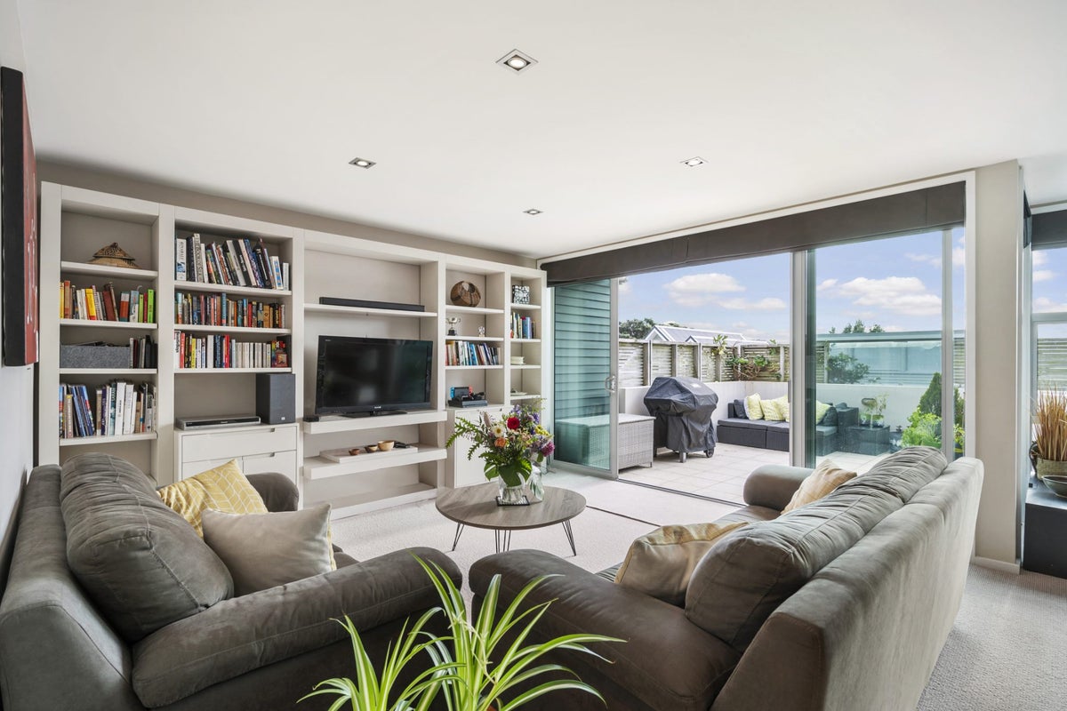 36 Mantell Street, Seatoun, Wellington - Carousel 2