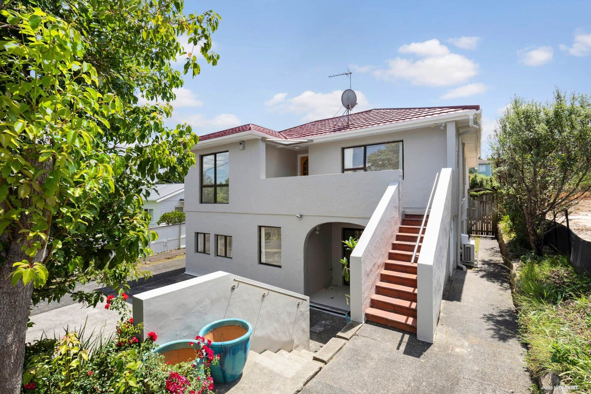 1/33 Harley Road, Takapuna, Auckland - Carousel 1