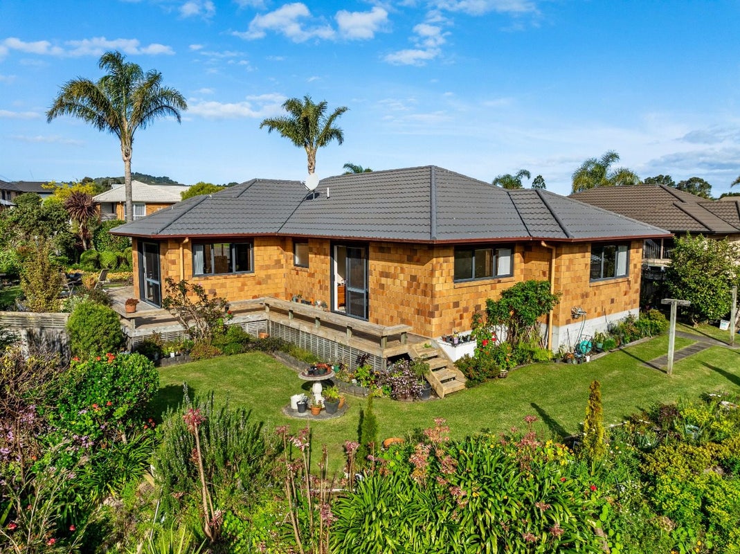 15 Markson Avenue, Onerahi, Whangarei - Carousel 1