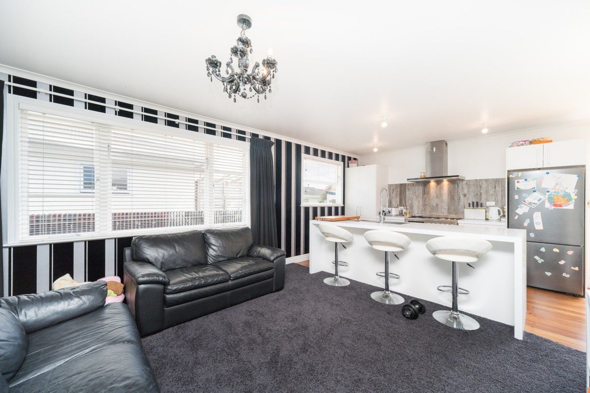 9 Richmond Avenue, Takaro, Palmerston North, Manawatu / Whanganui - Carousel 2