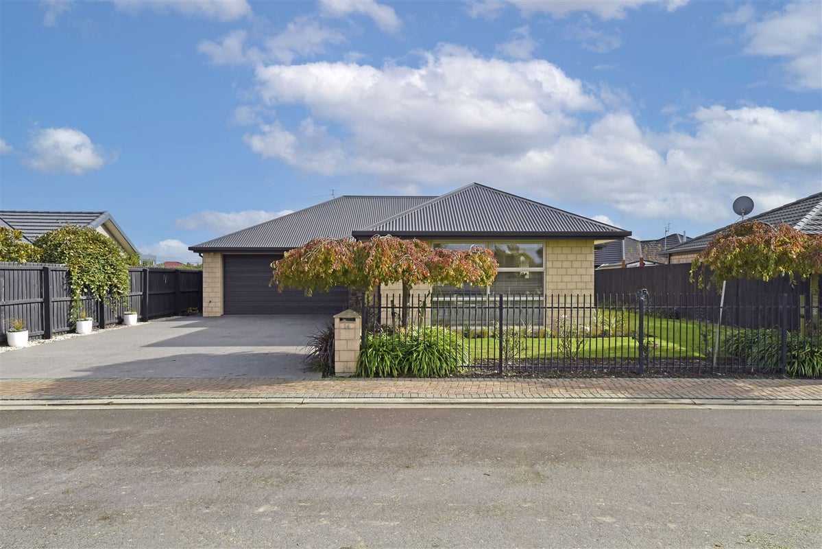 14 Kilbrannan Close, Broomfield, Christchurch - Carousel 2