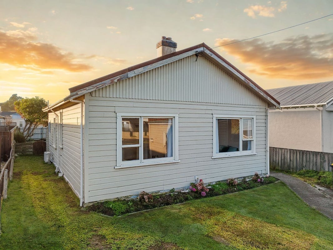 19 Ascot Street, Saint Kilda, Dunedin - Carousel 1