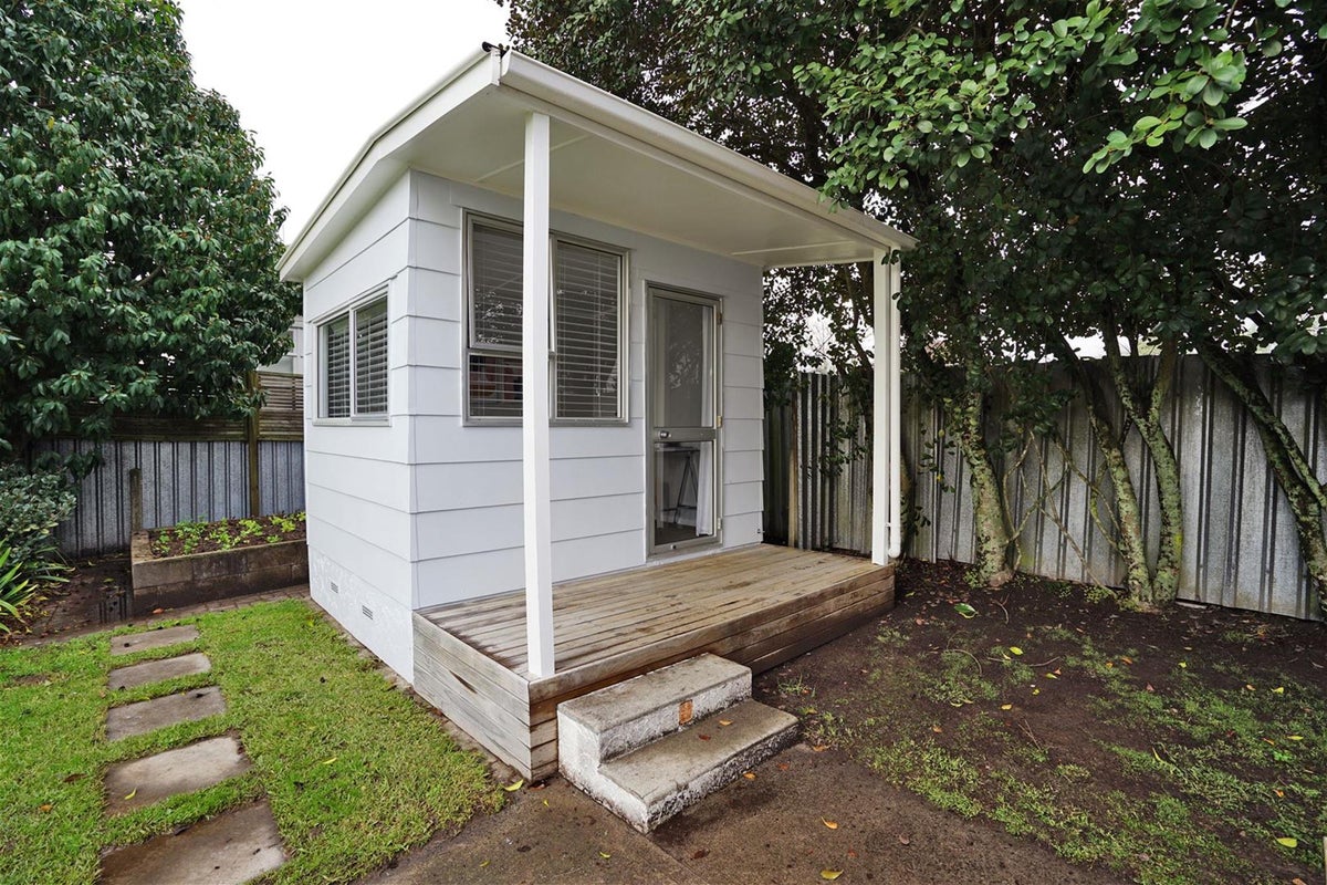 6 Casey Avenue, Fairfield, Hamilton - Carousel 13