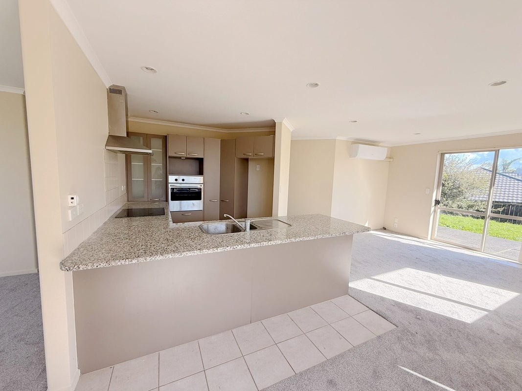 866A East Coast Road, Northcross, Auckland - Carousel 2