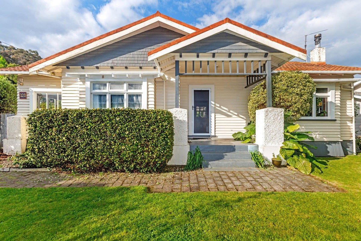 323 Clifford Street, Whataupoko, Gisborne - Carousel 1