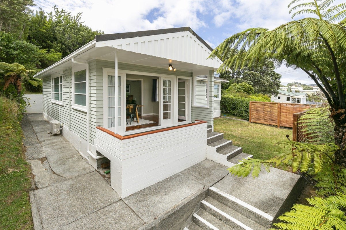 20 Hinau Street, Tawa, Wellington - Carousel 1