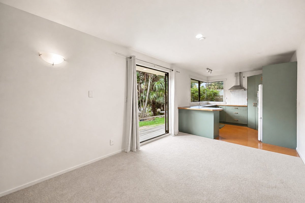 6A Lloyd Drive, Nawton, Hamilton - Carousel 2