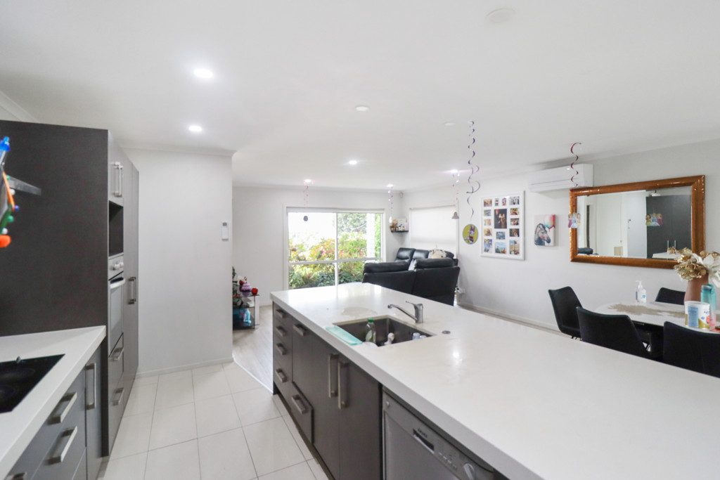 90 Popokatea Drive, Takanini, Auckland - Carousel 2