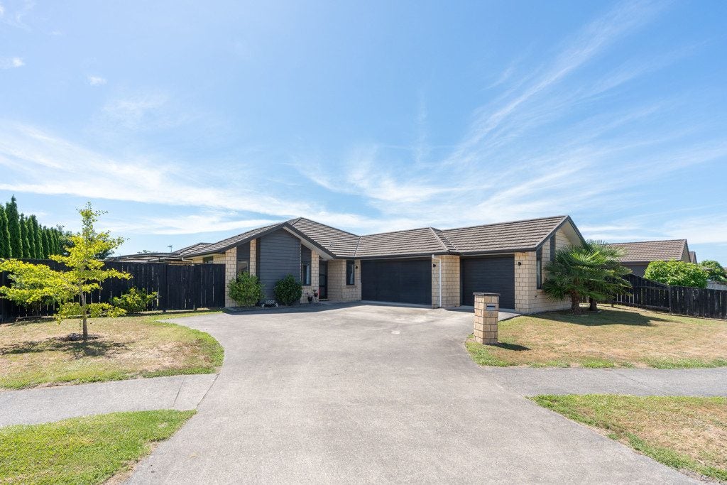 28 Whitney Place, Rototuna North, Hamilton - Carousel 1