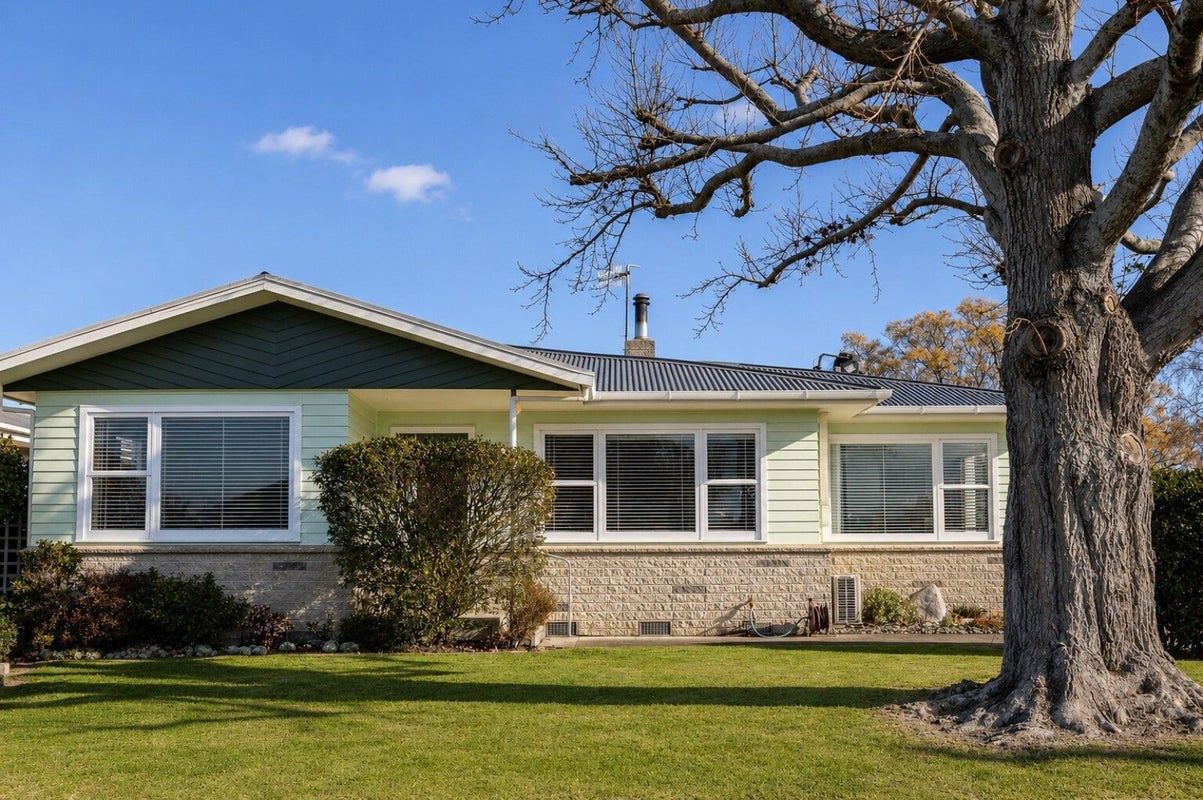 23 Allen Berry Avenue, Pirimai, Napier - Carousel 1