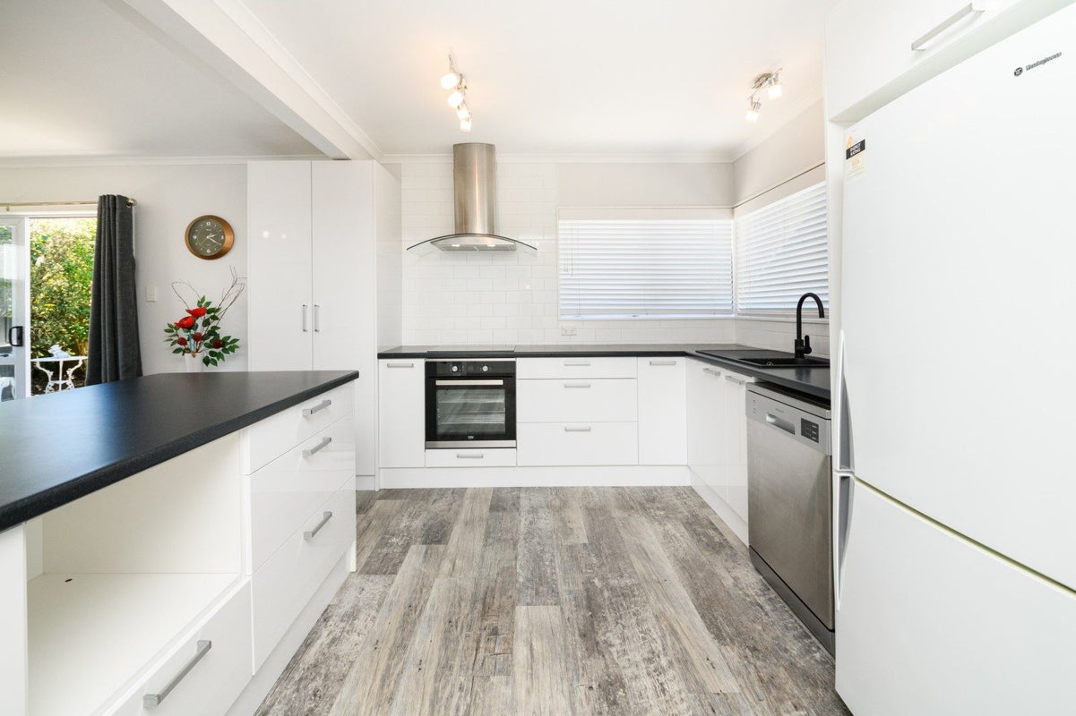 7A Karamu Avenue, Takaro, Palmerston North - Carousel 2