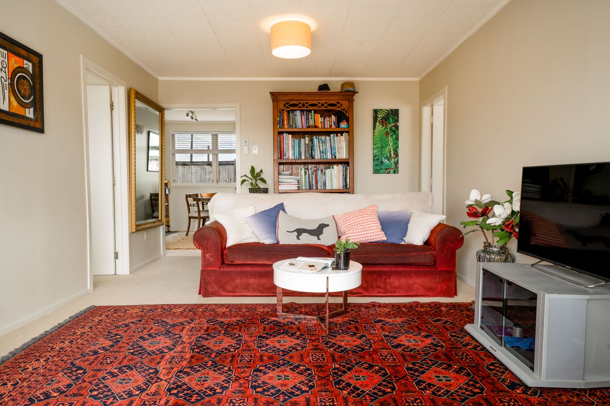 17 Shelley Street, Leamington, Cambridge - Carousel 2