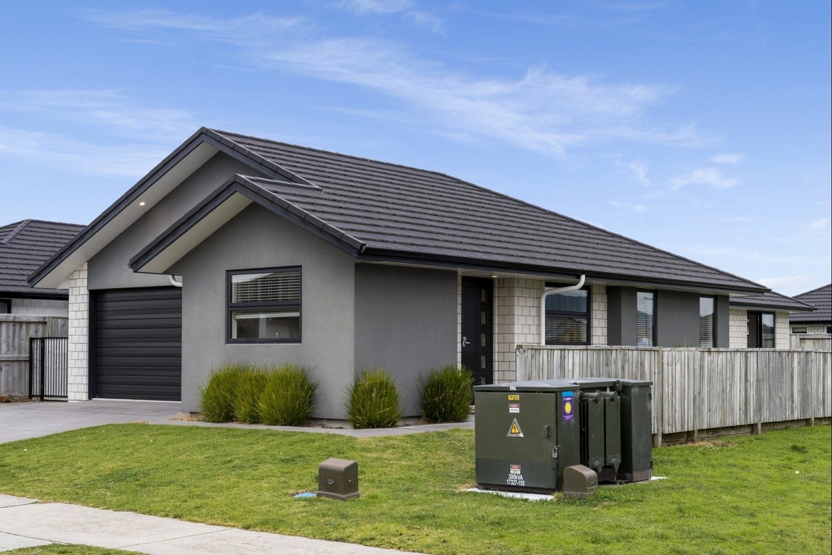 27 Furlong Road, Papamoa - Carousel 1