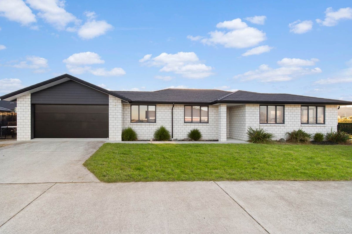 42 Harriet Johnston Drive, Pokeno - Carousel 1