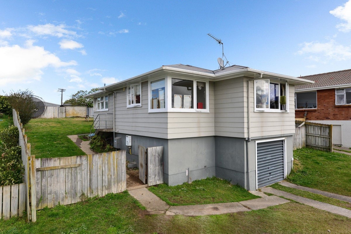 13 McIntosh Street, Chartwell, Hamilton - Carousel 1