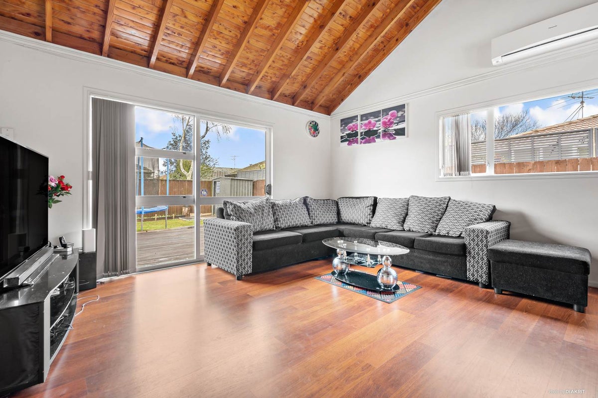 2/24 Airfield Road, Takanini, Auckland - Carousel 2