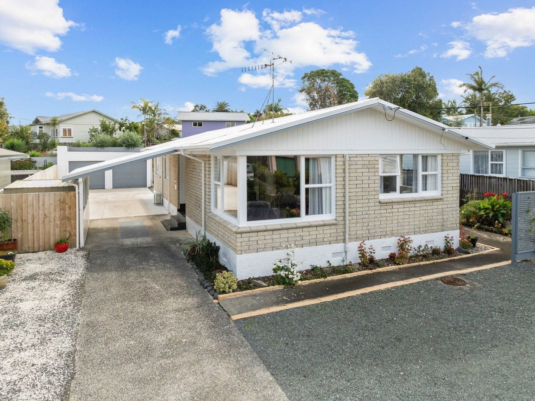 13 Sorrento Street, Onerahi, Whangarei - Carousel 1