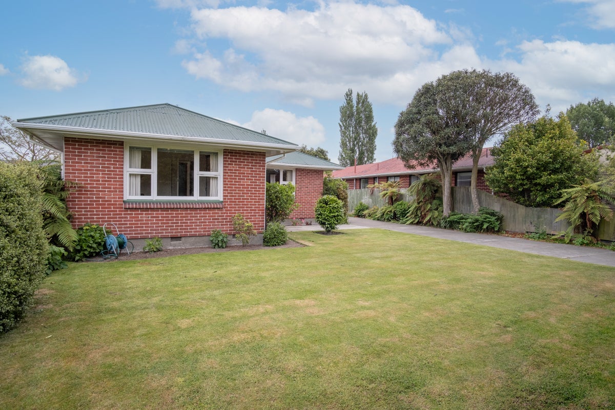 7 Canberra Place, Redwood, Christchurch - Carousel 2