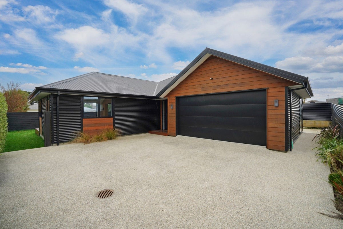 26 Cargill Street, Waikiwi, Invercargill - Carousel 1