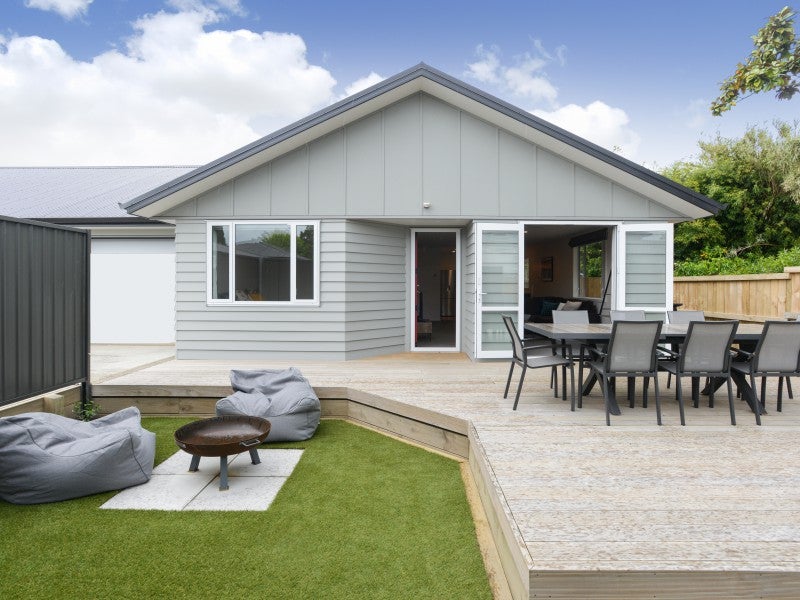 6 Tara LANE, Parkvale, Hastings - Carousel 1