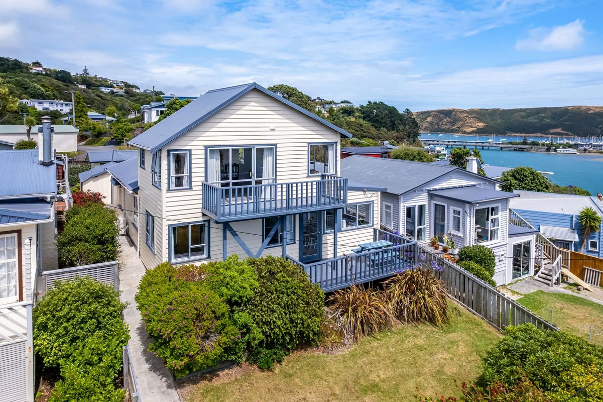76 Bayview Road, Paremata, Porirua - Carousel 1