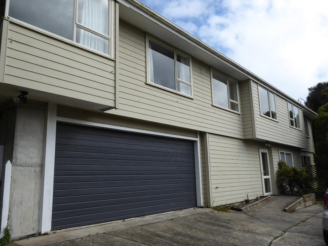 198 Newlands Road, Newlands, Wellington - Carousel 1