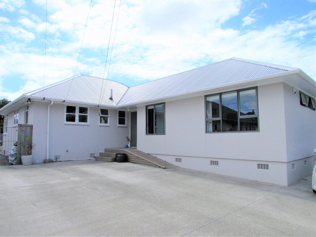 183 Riverside Drive, Waterloo, Lower Hutt - Carousel 1