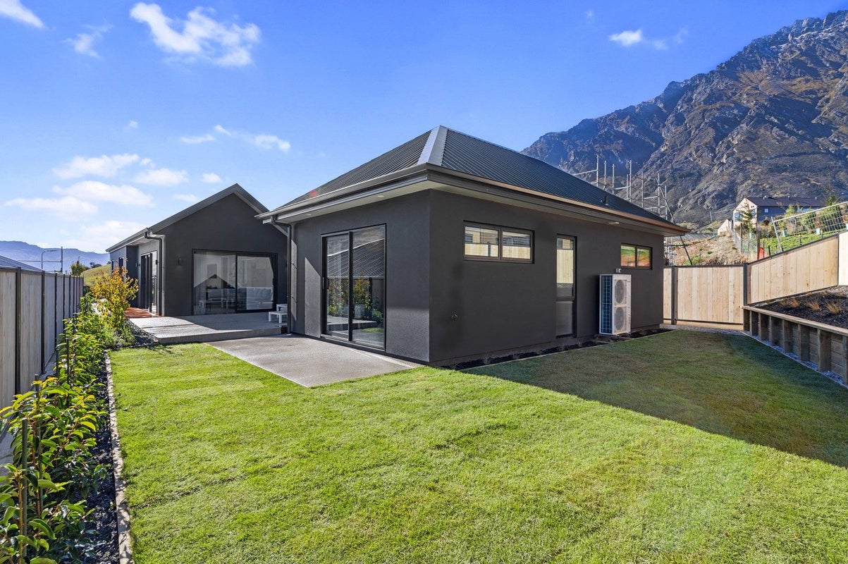 37 Jack Hanley Drive, Jacks Point, Queenstown - Carousel 2