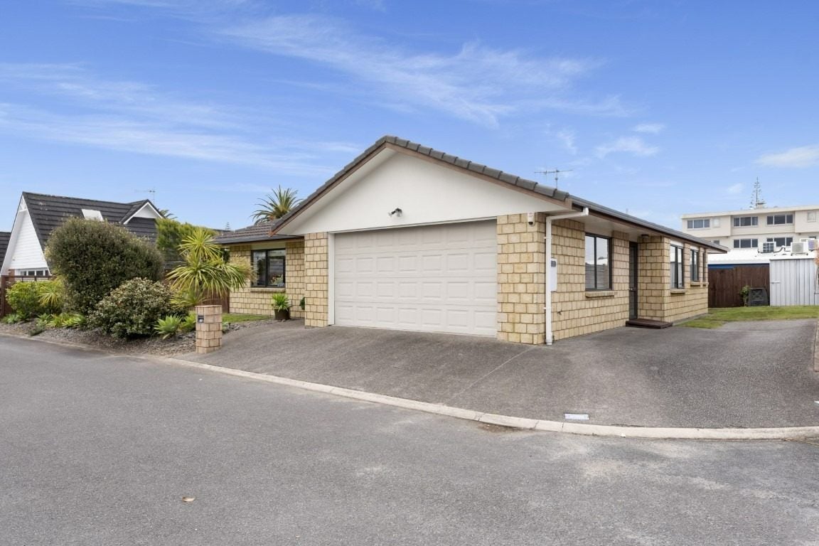 19 Palm Springs Boulevard, Papamoa Beach, Papamoa - Carousel 1