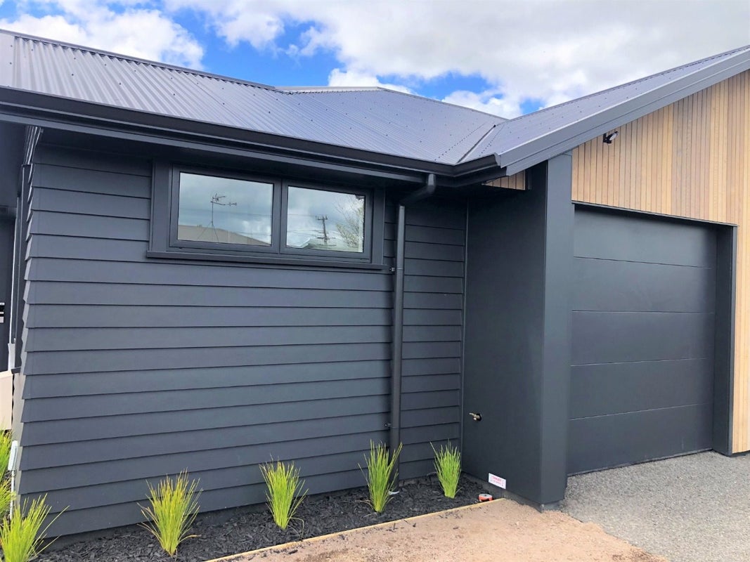 2/4 Heath Street, St Andrews, Hamilton - Carousel 2