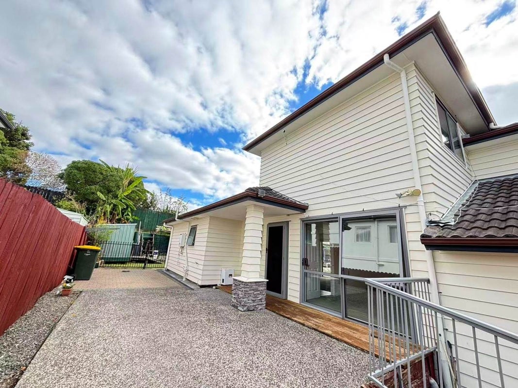 15 Ballyward Close, East Tamaki, Auckland - Carousel 1