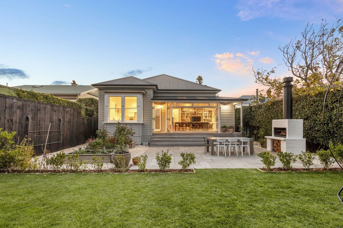 6 Summer Street, Stanley Point, Auckland - Carousel 2