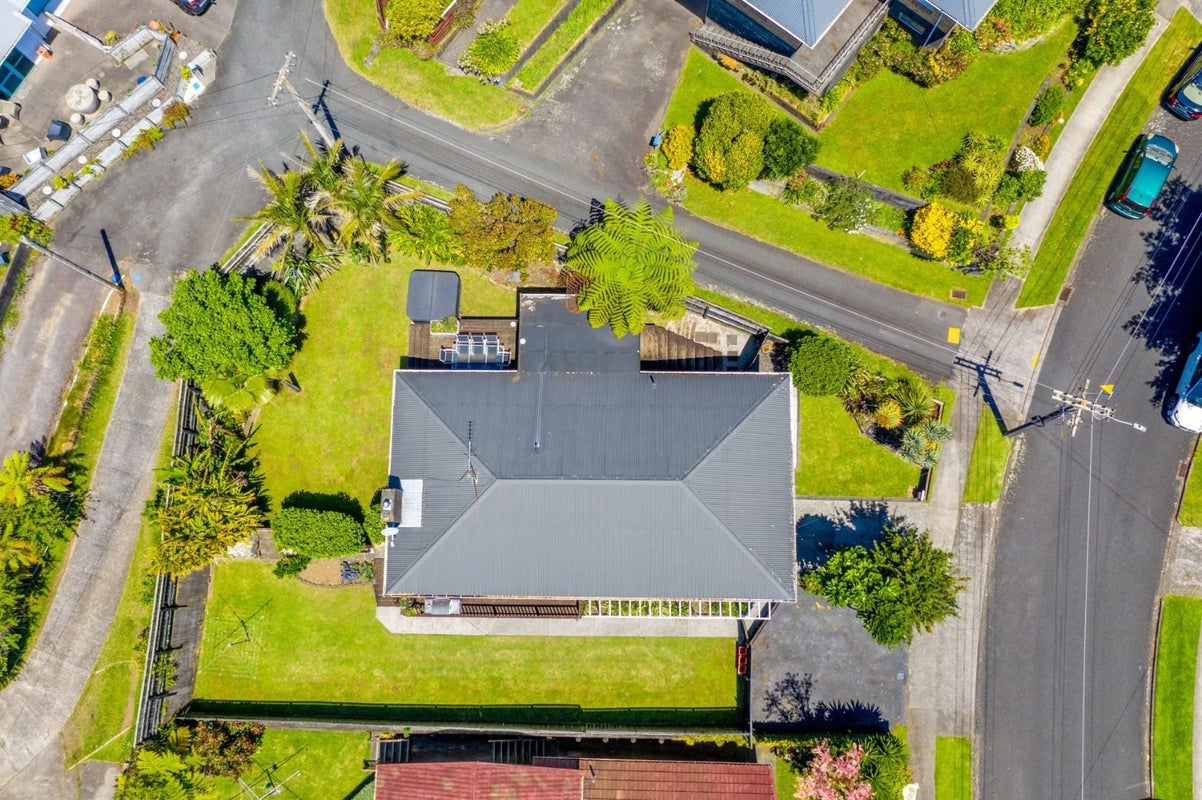 7 Penrith Street, Westown, New Plymouth - Carousel 19