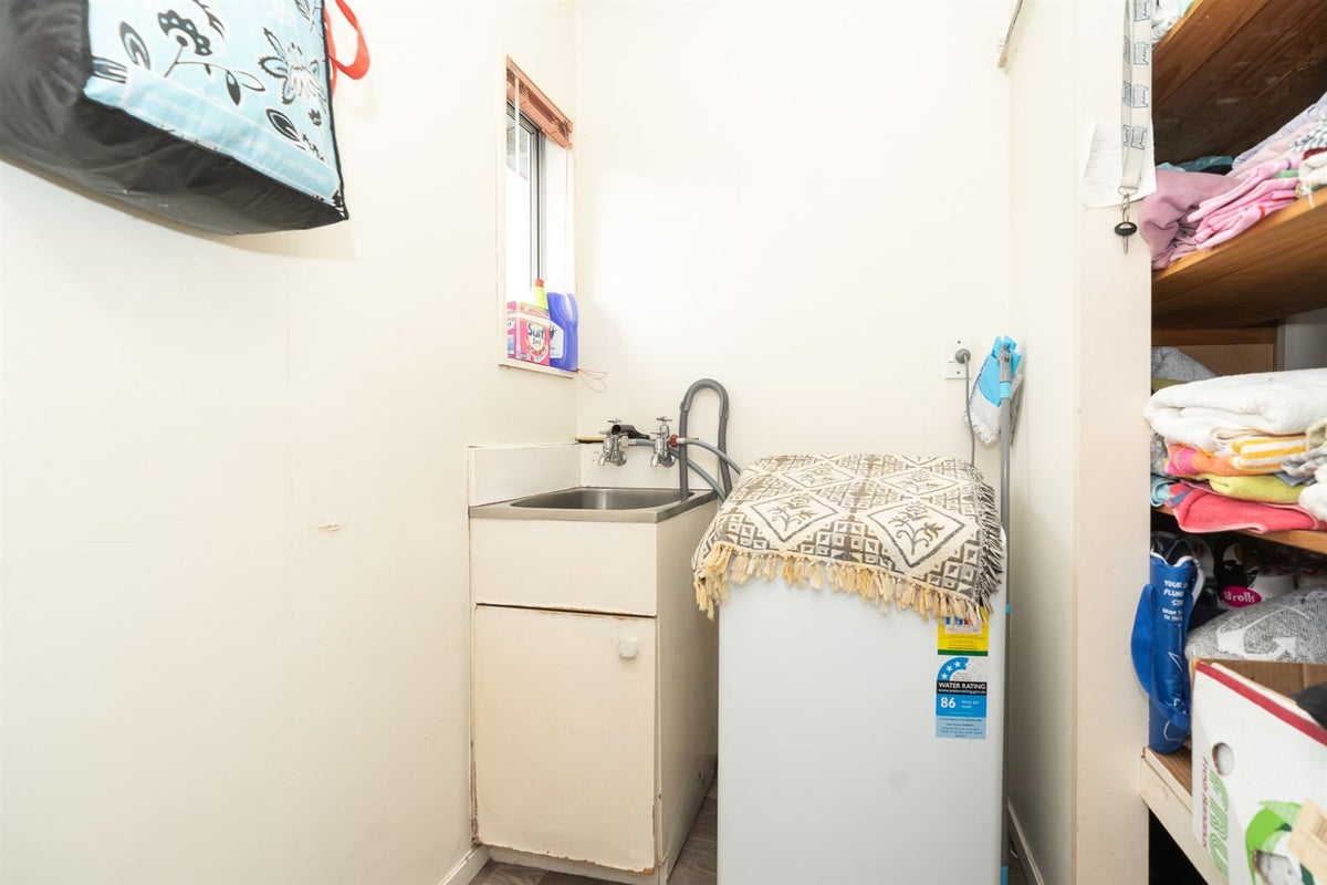 27 Riley Place, Fitzroy, Hamilton - Carousel 19