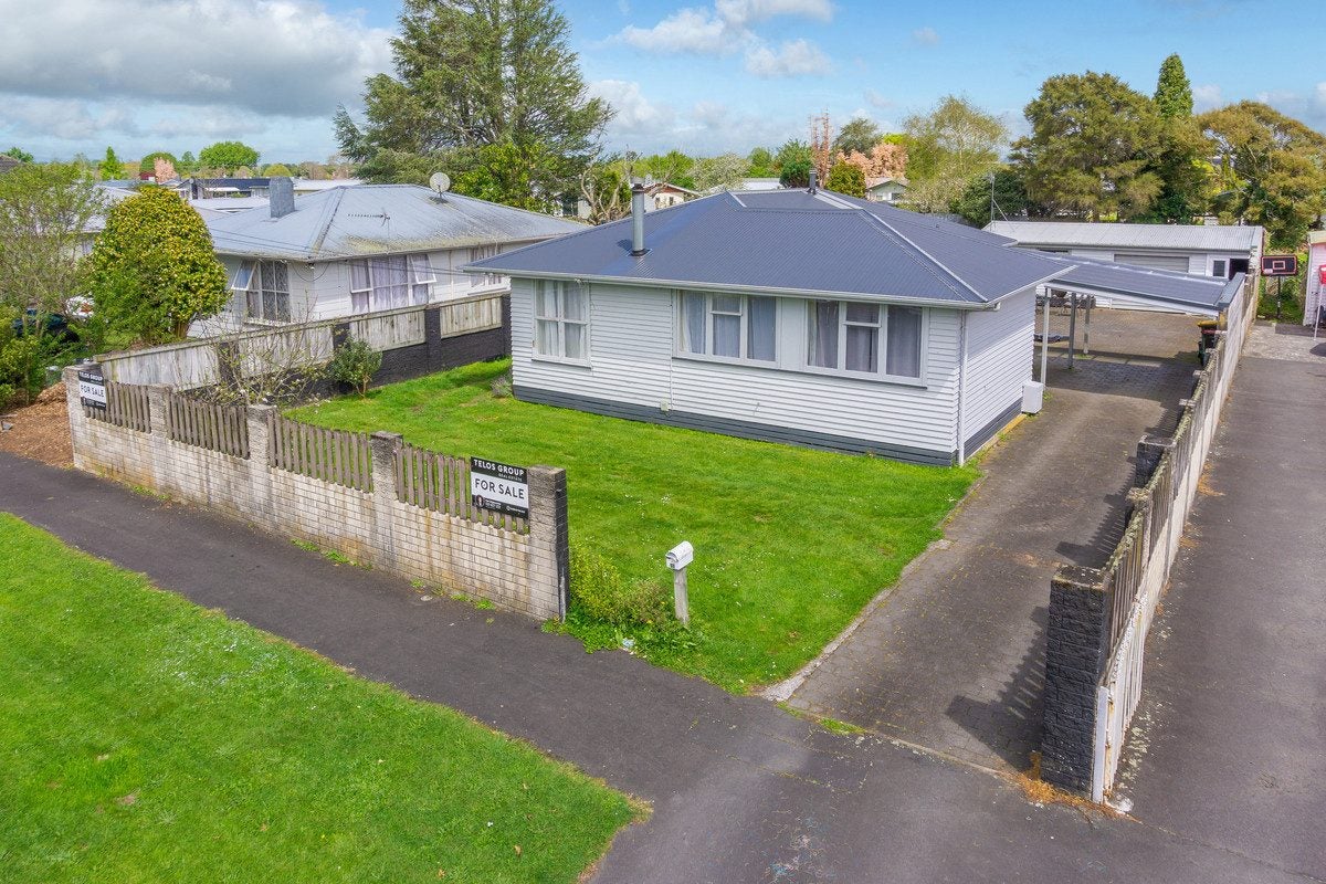 53 Yvonne Street, Melville, Hamilton - Carousel 1