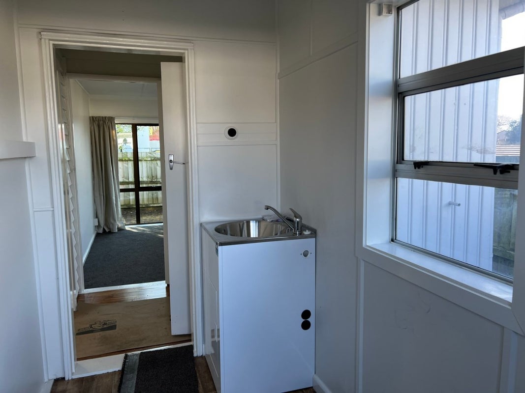 1/6 Garvins Road, Hornby, Christchurch - Carousel 20