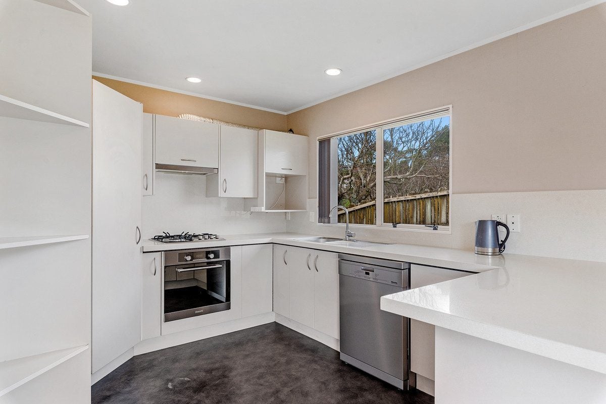 76 Barbados Drive, Unsworth Heights, Auckland - Carousel 2
