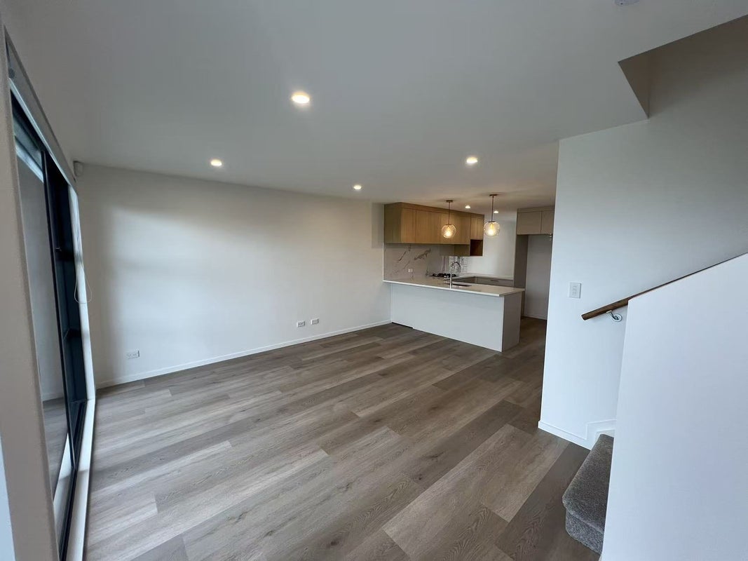 27 Karikari Crescent, Takanini, Auckland - Carousel 2