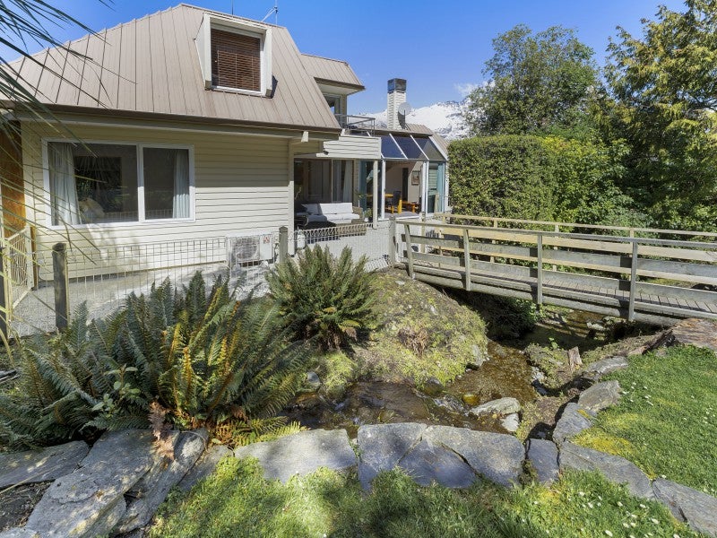 18 Williams Street, Sunshine Bay, Queenstown - Carousel 2