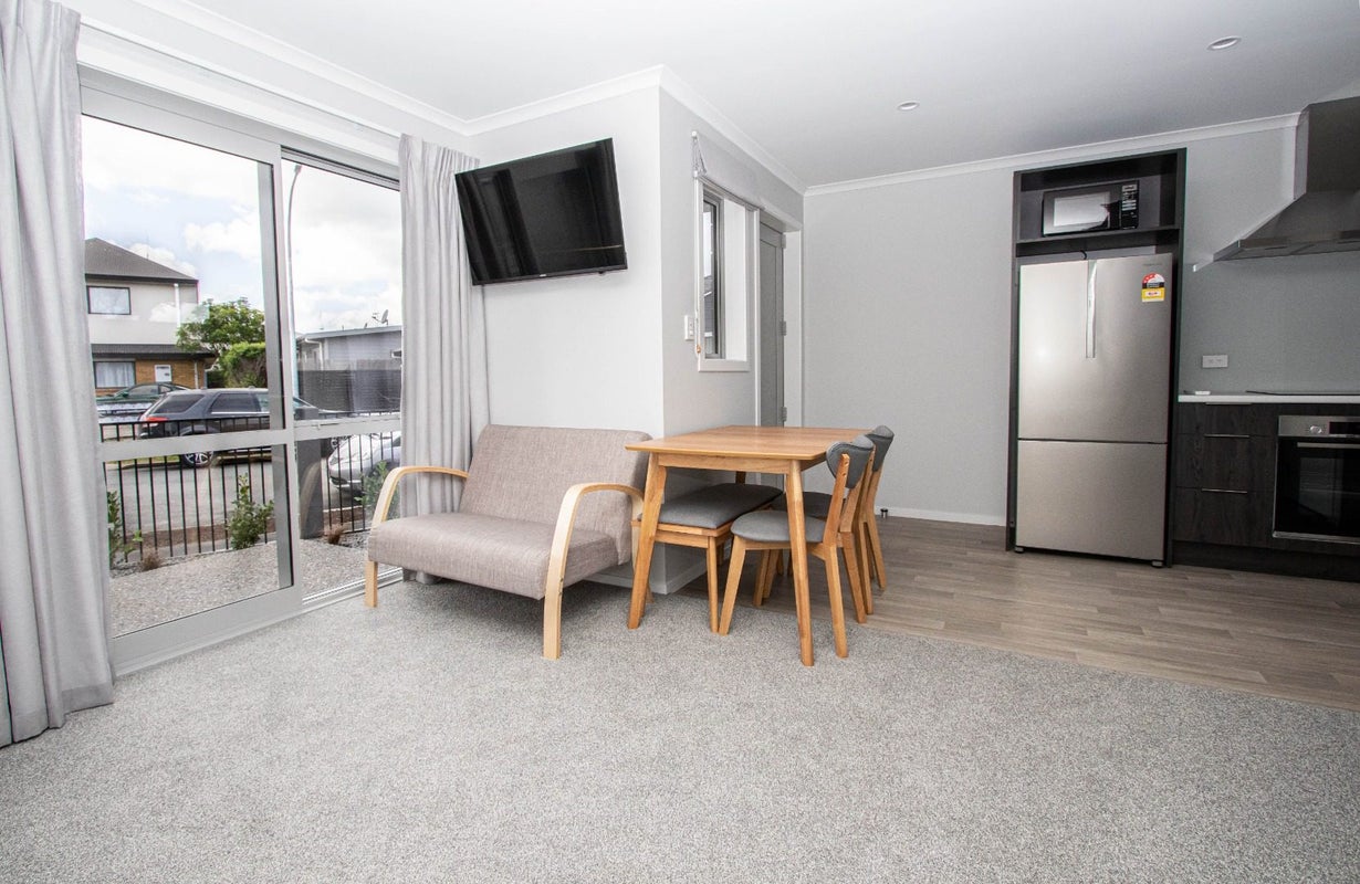 3/20 Jones Crescent, Melville, Hamilton - Carousel 2
