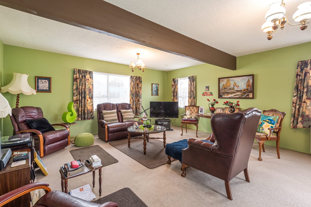 17 Momorangi Crescent, Redwood, Christchurch - Carousel 2