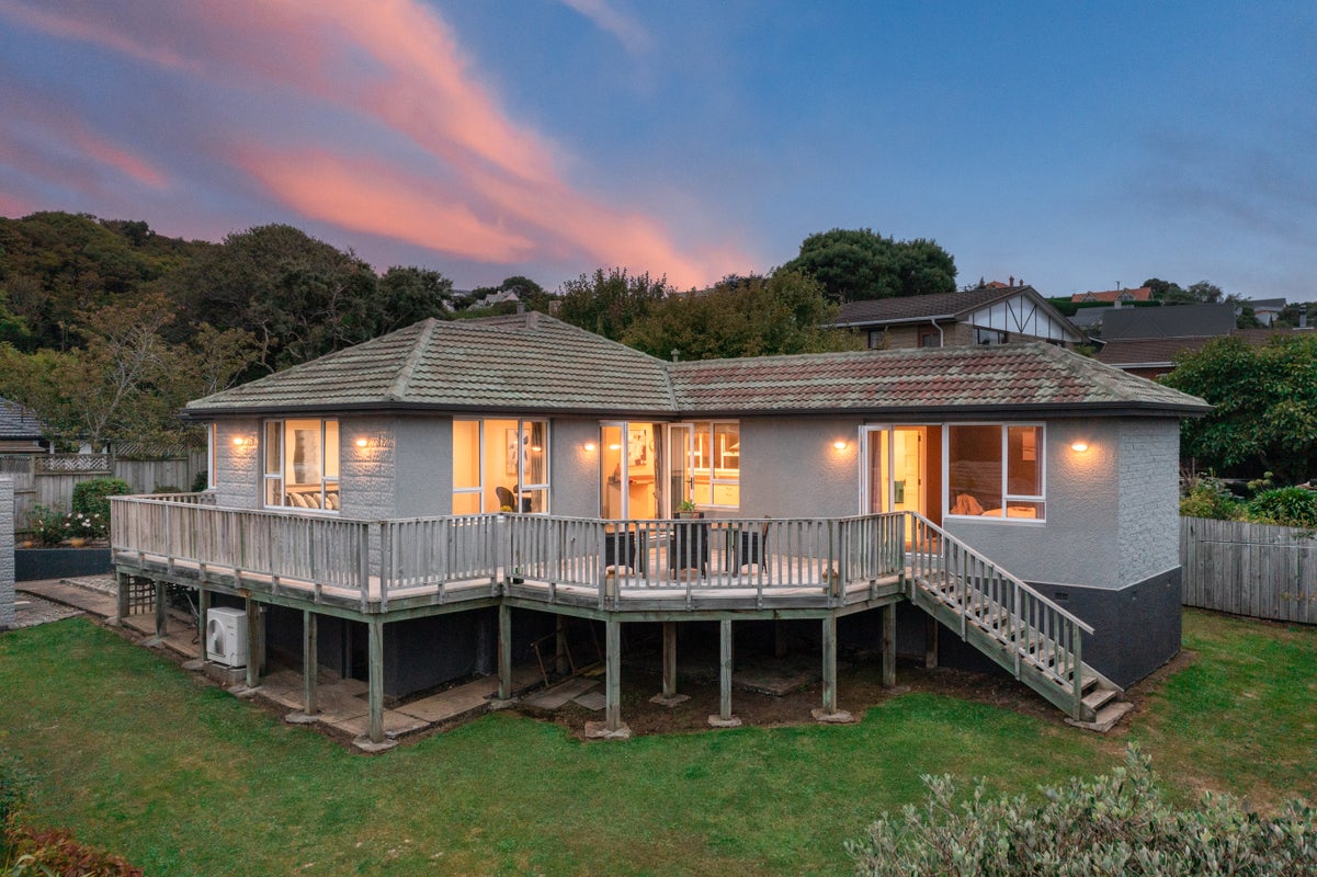 56 Every Street, Andersons Bay, Dunedin - Carousel 1