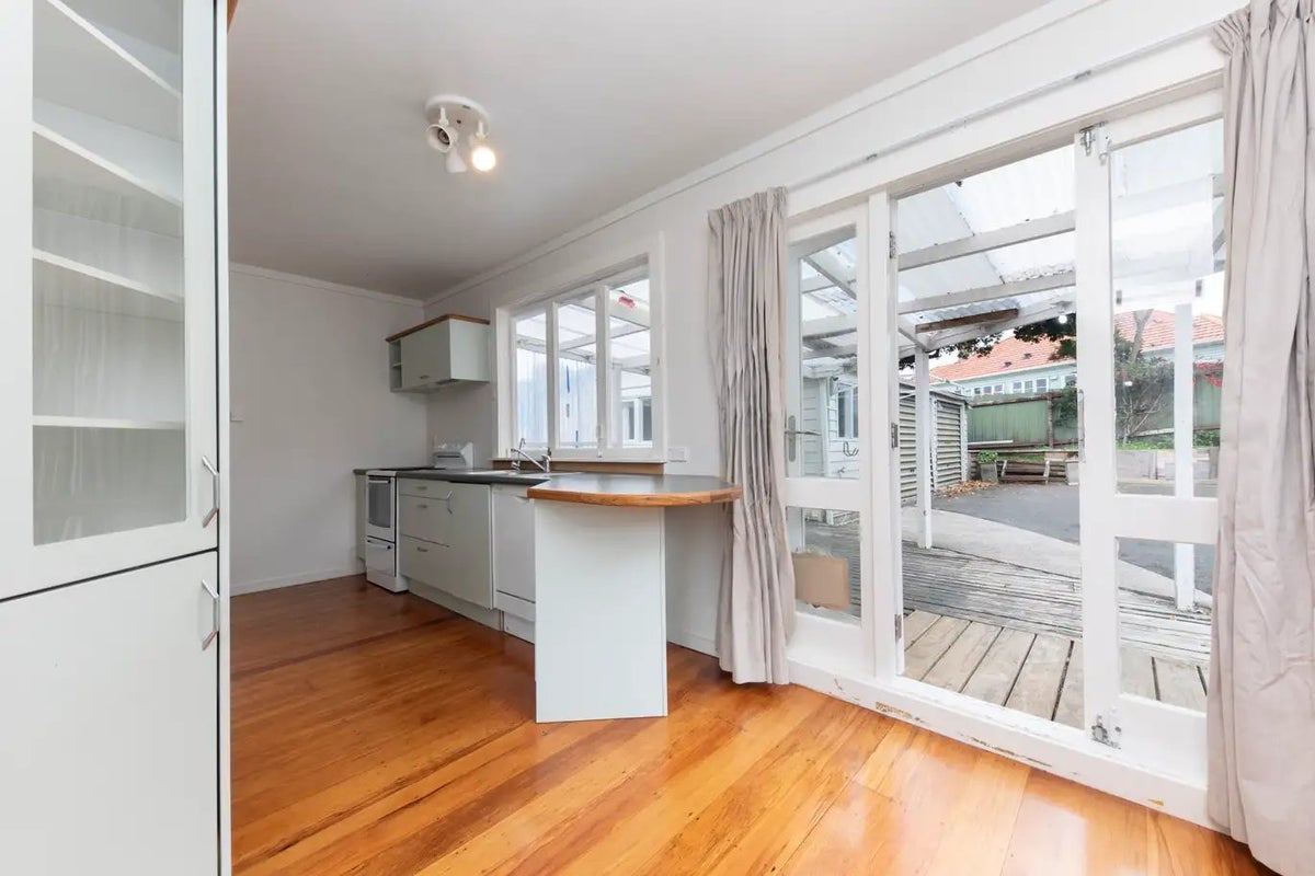 16 Moana Avenue, Onehunga, Auckland - Carousel 2