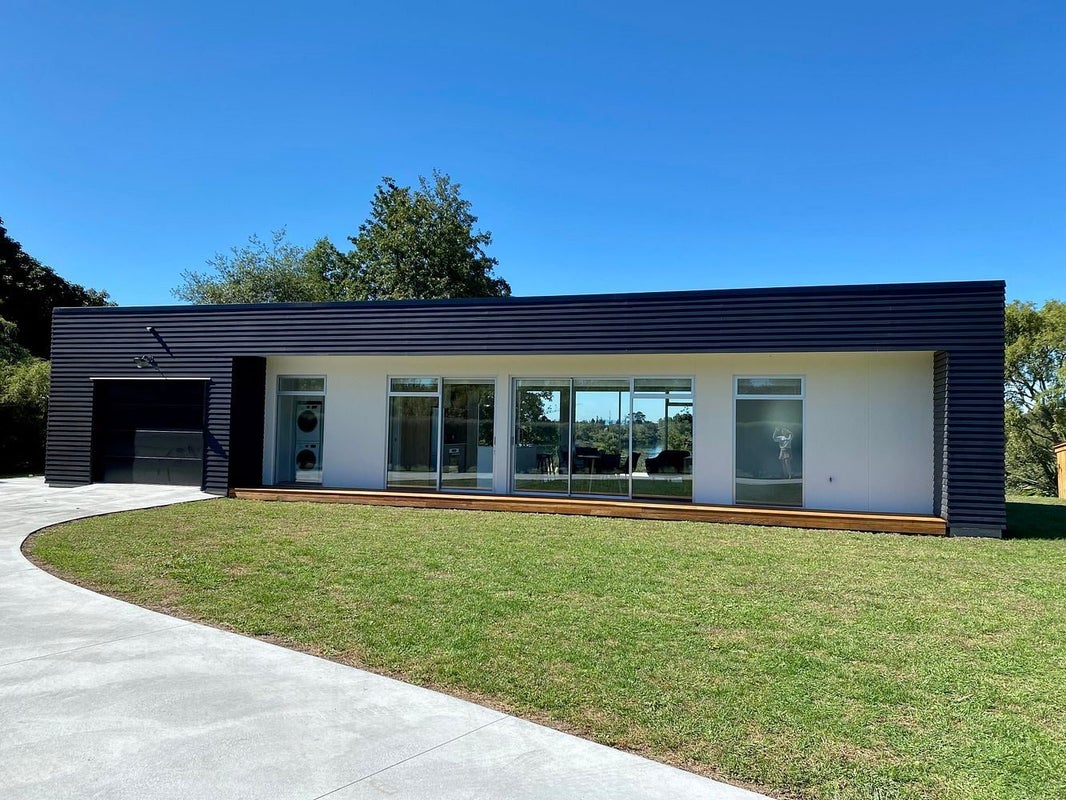 7 River Downs, Horsham Downs, Hamilton - Carousel 2